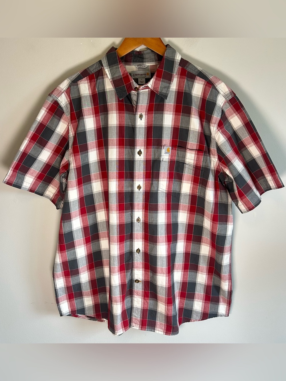 Carhartt Men’s Button Up Shirt Size XL Short Sleeve Red Black Plaid Relaxed Fit